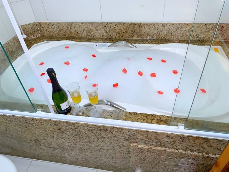 Suite Luxo com Banheira (10)